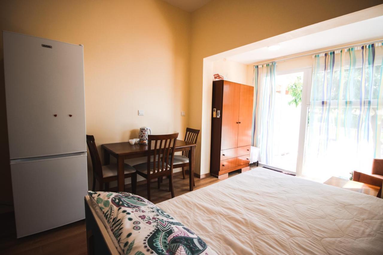 Moon-Light Studio Hotel Larnaca Exterior photo